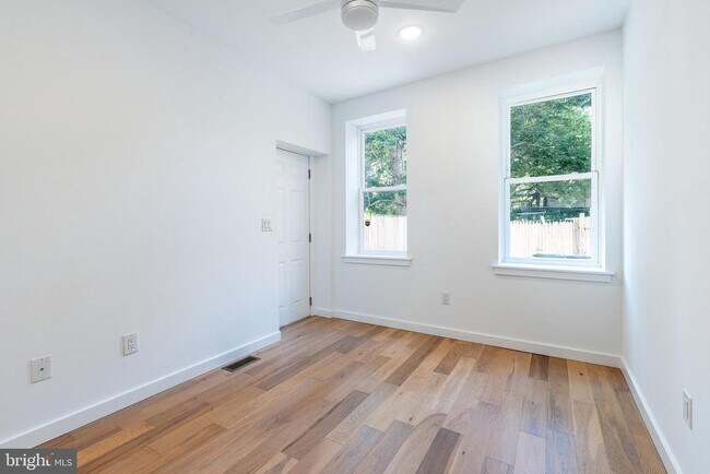 Building Photo - 507 W Dauphin St
