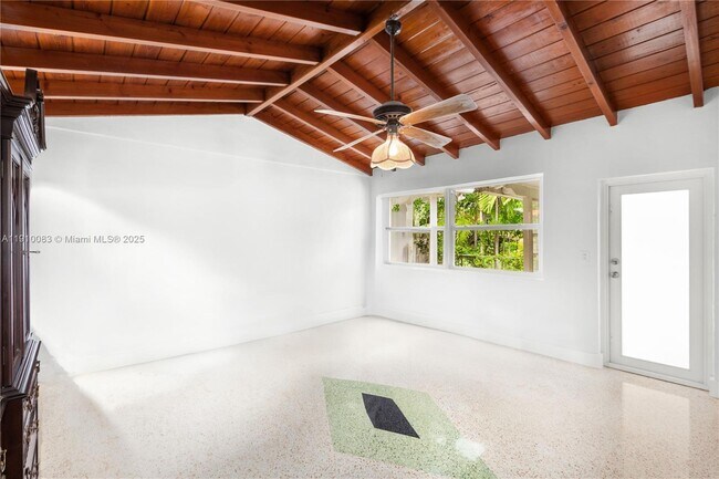 Building Photo - 3018 Coconut Grove Dr