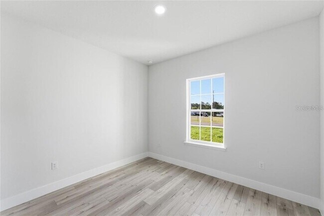 Building Photo - 3286 W Crandon Dr