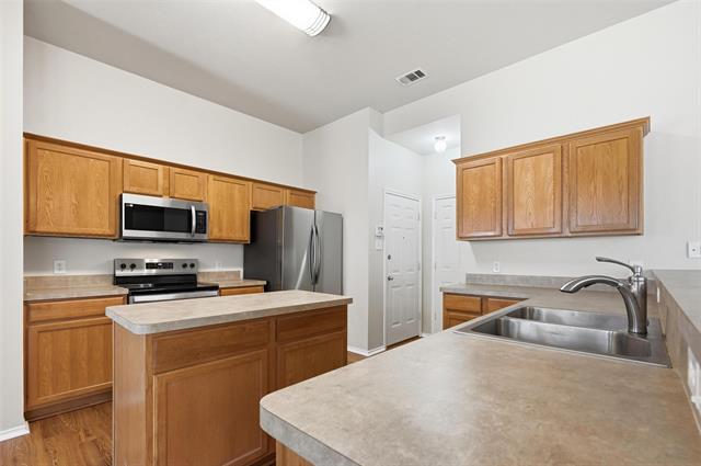 Building Photo - 113 Creekview Dr