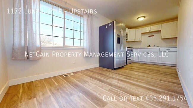 Building Photo - 1172 Lunt Cir