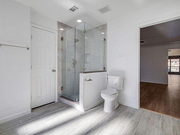 Building Photo - 1710 Hanover Dr