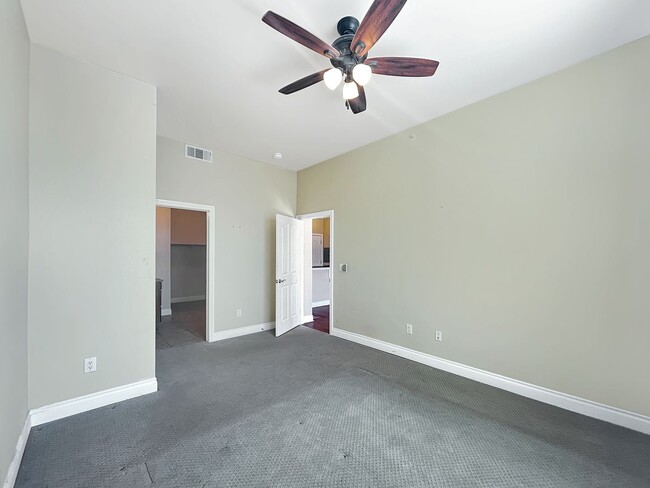 Building Photo - $0 DEPOSIT OPTION. 2 BED / 2BATH MODERN CA...