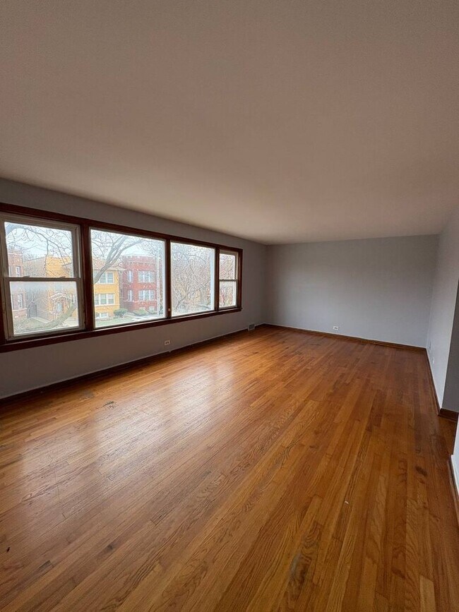 Building Photo - 1322 N Austin Blvd