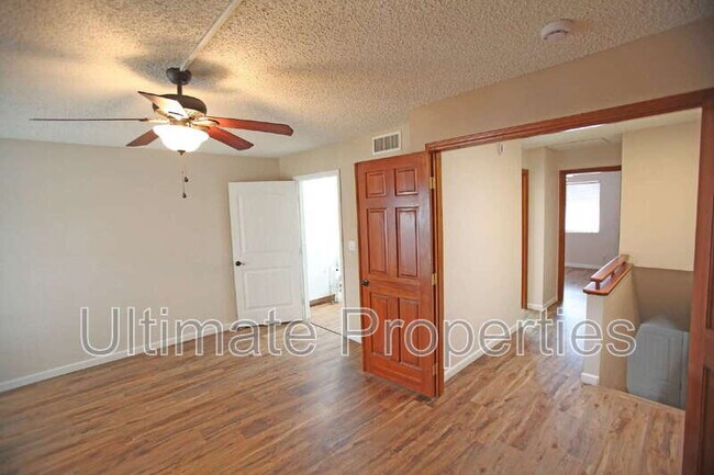 Building Photo - 2201 W Union Hills Dr