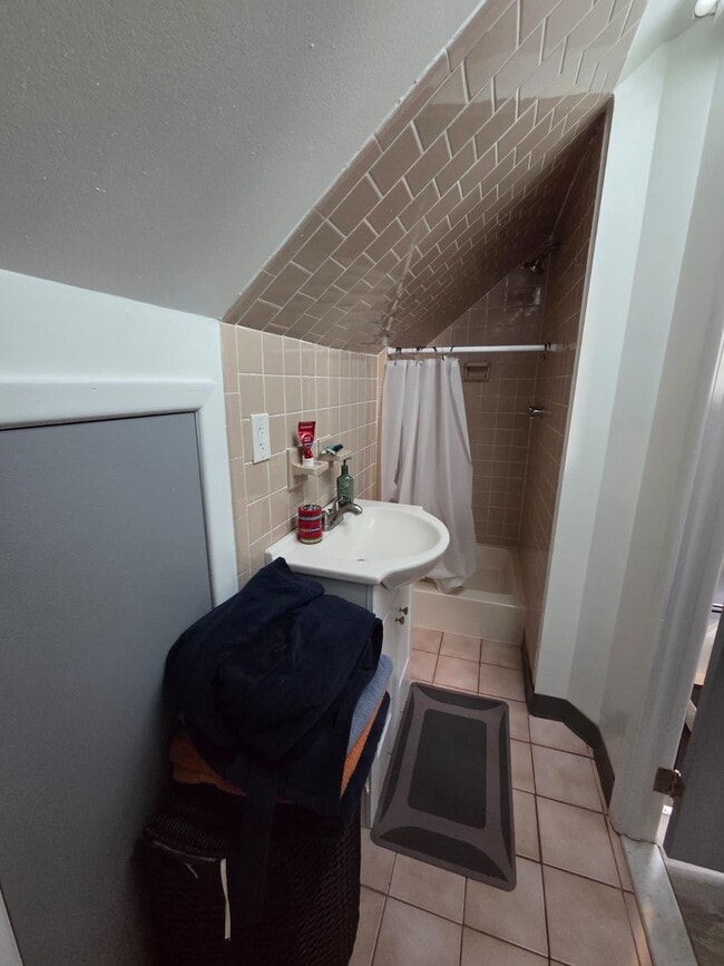 Building Photo - 166 Carmita Ave