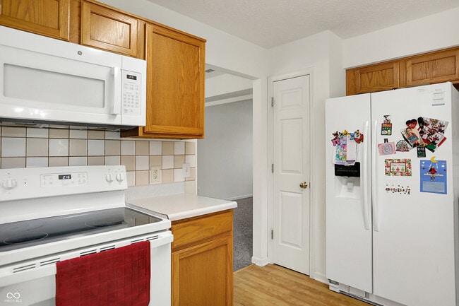 Building Photo - 5761 Cantigny Way S