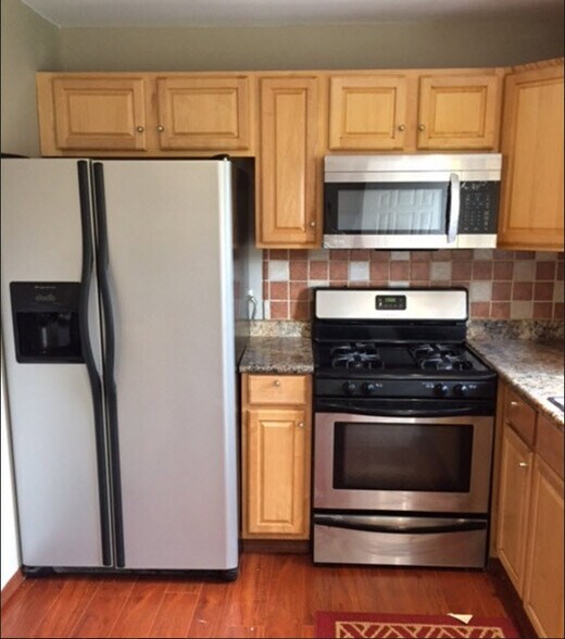 Kitchen - 527 Verde Dr