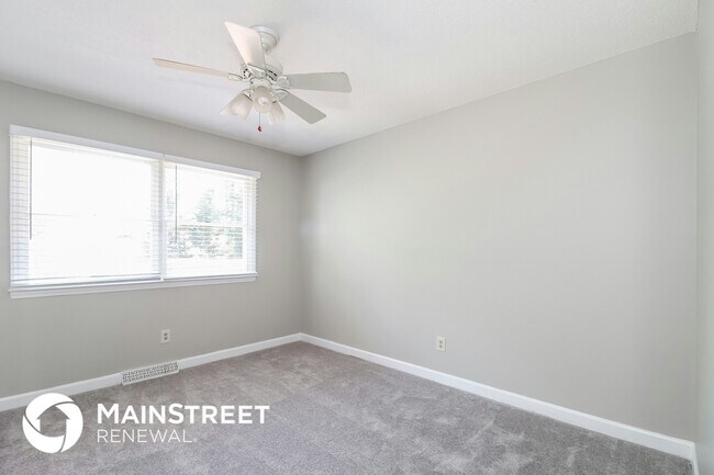 Building Photo - 326 Traceway Rd