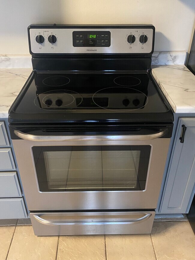 Building Photo - 5167 Goodyear Dr