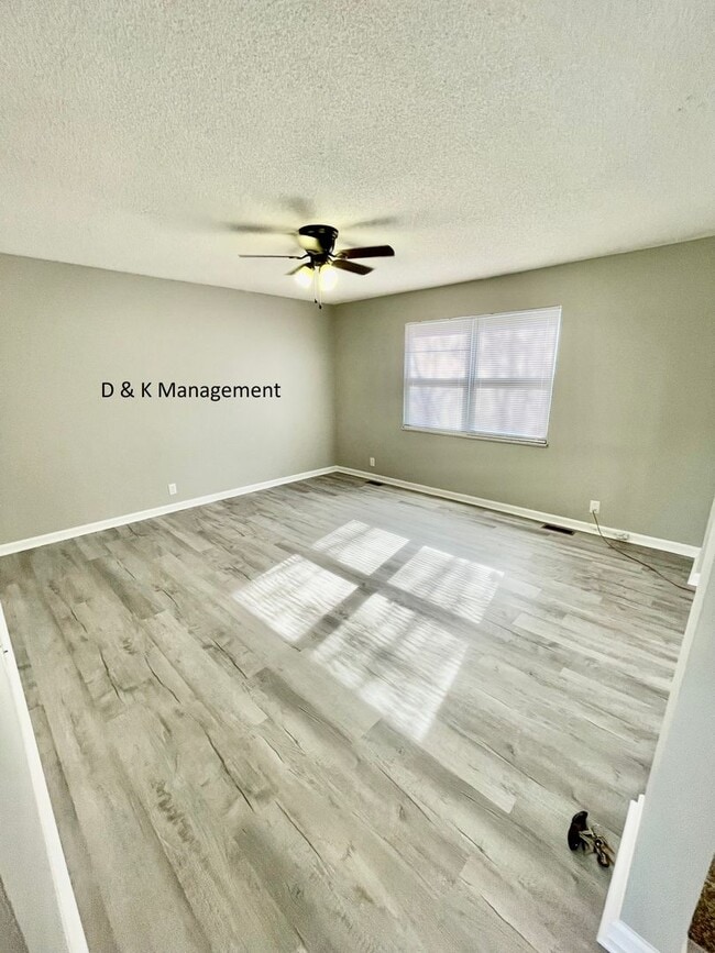 Building Photo - ***COMING SOON*** Beautiful 3 Bedroom, 2.5 Bath Home in the Cedar Bluff Area of Knoxville! Availa...