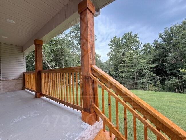 Building Photo - 12 Kinross Dr