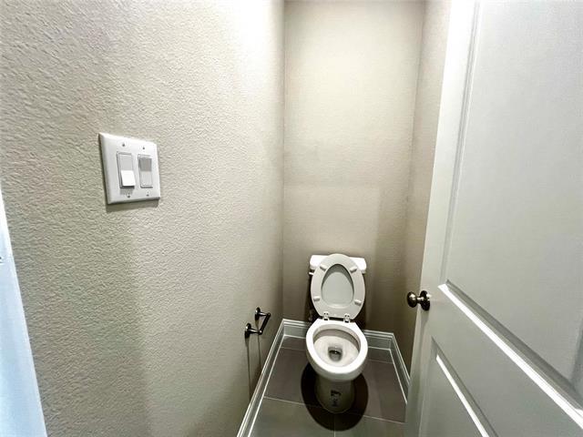 Building Photo - 2803 Woodland Ct