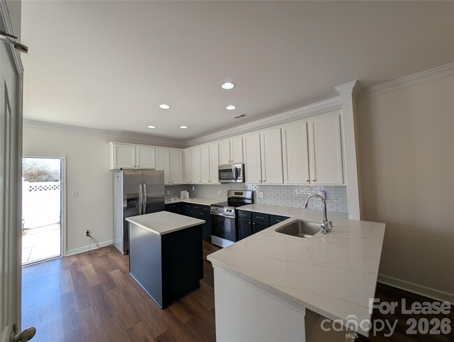 Building Photo - 5133 Prosperity Church Rd