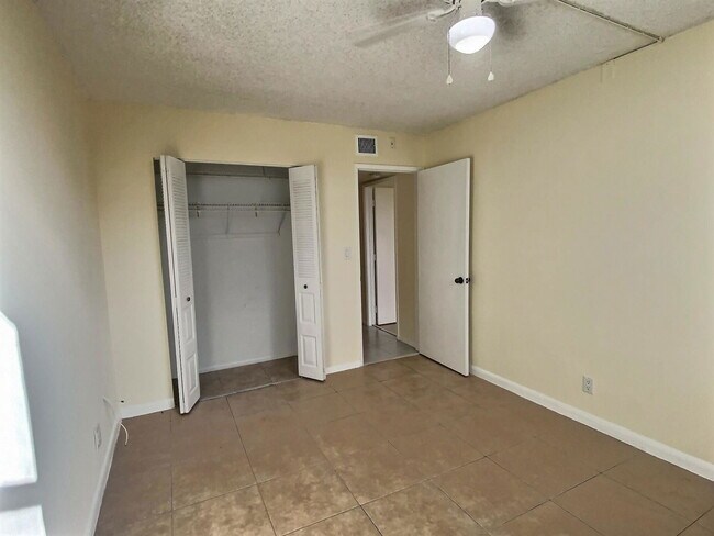 Building Photo - 1421 S Ocean Blvd