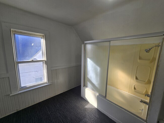 Building Photo - 1424 Grant Ave