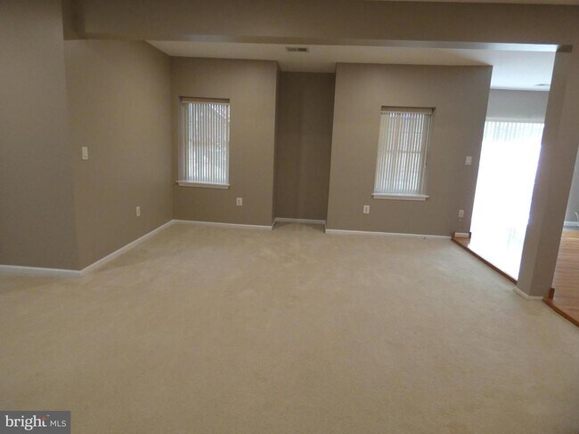Building Photo - 6422 Lake Meadow Dr