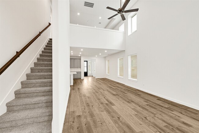 Building Photo - 31823 Autumn Spur Ln