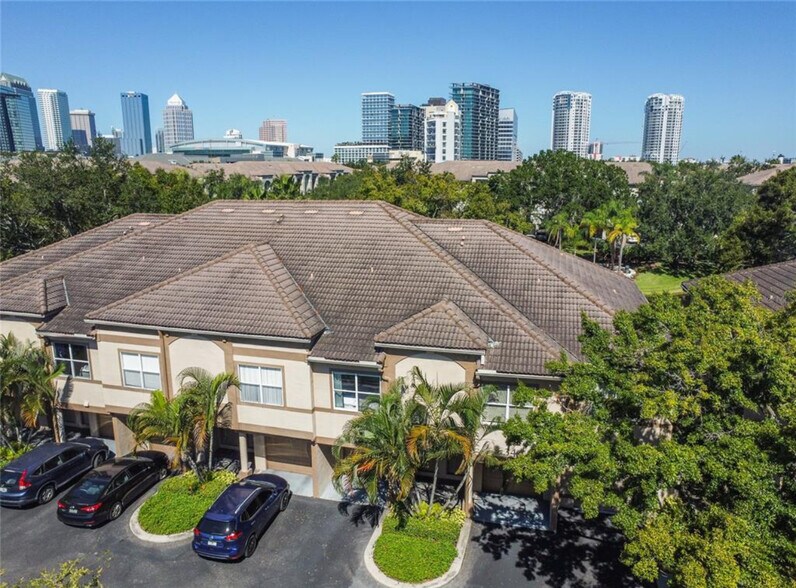 Building Photo - 628 Arbor Lake Ln