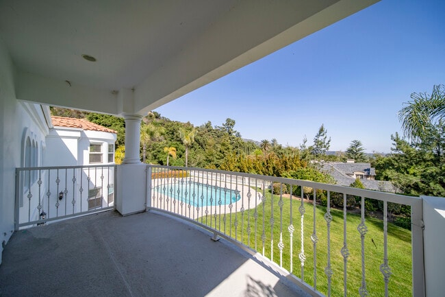 Building Photo - 1160 N Easley Canyon Rd
