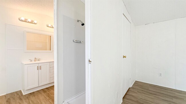 Building Photo - 1202 US-190
