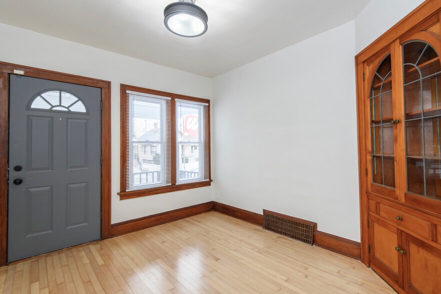 Building Photo - 3472 S 15th Pl