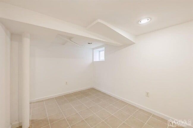 Building Photo - 114 S 5th Ave