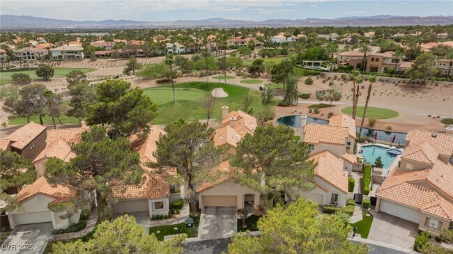 Building Photo - 8949 Diamond Falls Dr