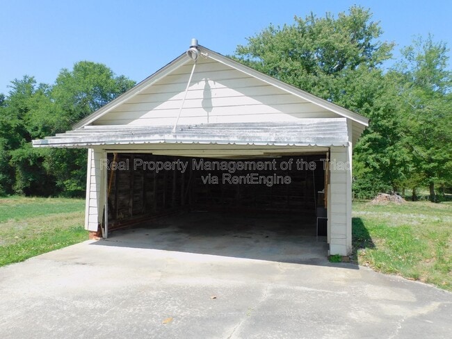 Building Photo - 4619 McKnight Mill Rd