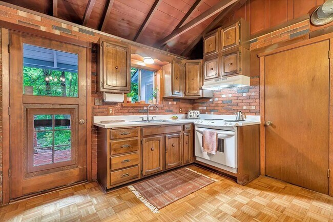 Building Photo - Picturesque, Pet Friendly, with Garage and...