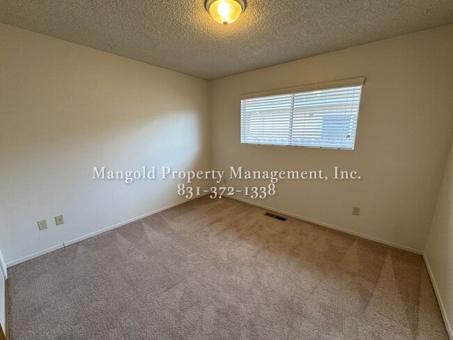 Building Photo - Remodeled 4BR Home with Bonus Room, Fireplace, Yard & 2-Car Garage