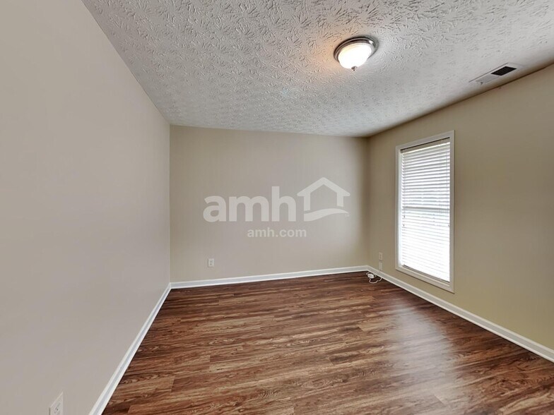 Building Photo - 1311 Aberdare Dr