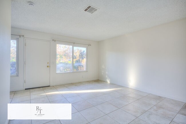 Building Photo - Walnut Valley Unified School District