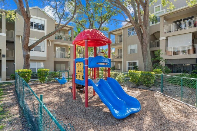 Building Photo - 1885 Palm Cove Blvd