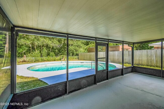 Building Photo - 1061 Grove Park Dr E