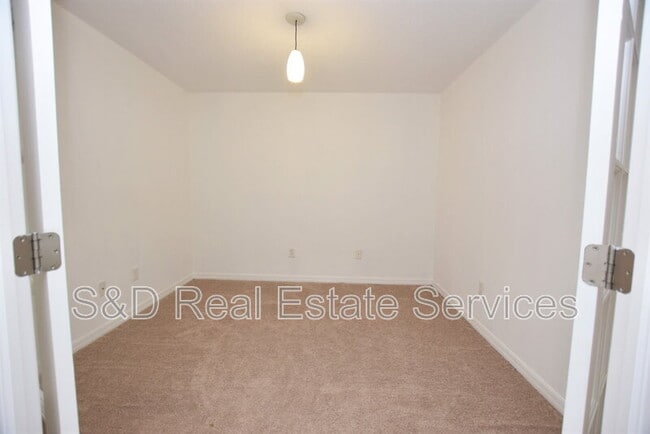 Building Photo - 5410 River Rock Rd