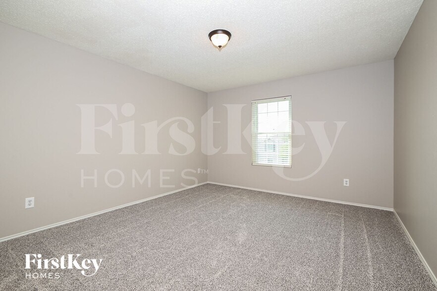 Building Photo - 1445 Lochspring Dr