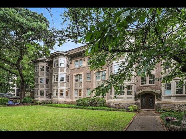 Building Photo - 1156 Piedmont Ave NE