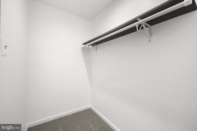 Building Photo - 7713 Lafayette Forest Dr