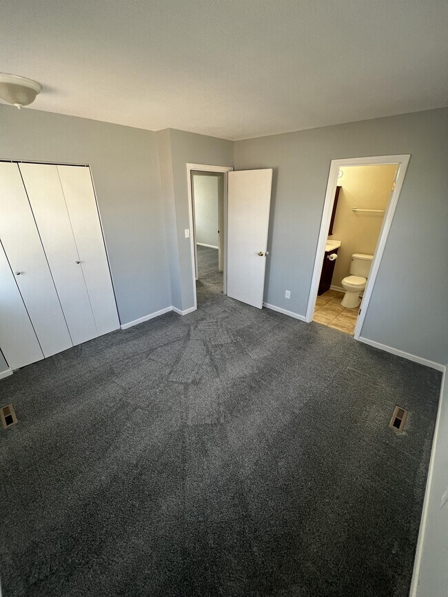 Building Photo - 16913 E 35th Terrace S