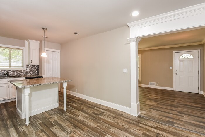 Building Photo - 5287 Chantilly Terrace