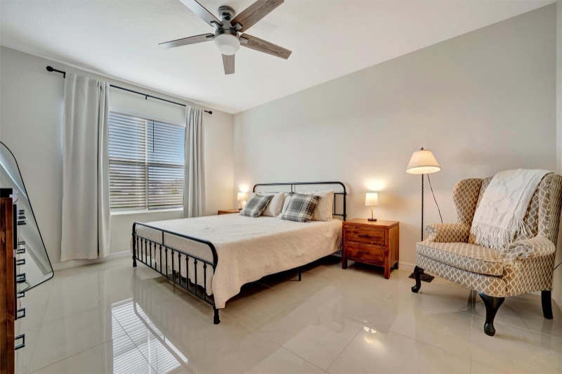 Building Photo - 16341 Little Garden Dr