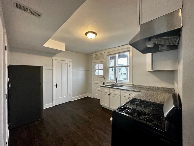 Building Photo - 4150 W Belden Ave