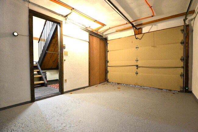 Building Photo - 36 Irving St