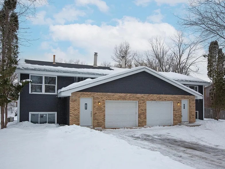 Building Photo - 15423 Trillium Cir