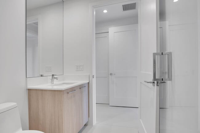 Building Photo - 151 N Seabreeze Blvd