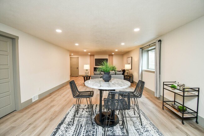 Building Photo - 5109 Manchester Ct