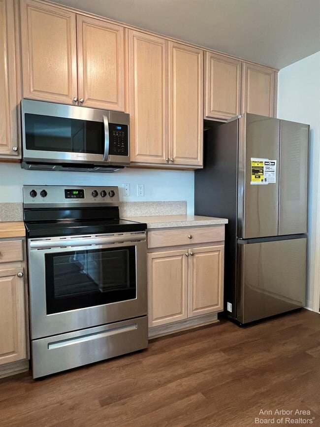 Building Photo - 3073 Cloverly Ct