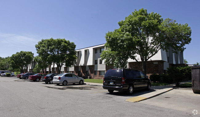 Building Photo - College Hill Apartments