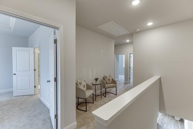 Building Photo - 1276 Ainsworth Alley